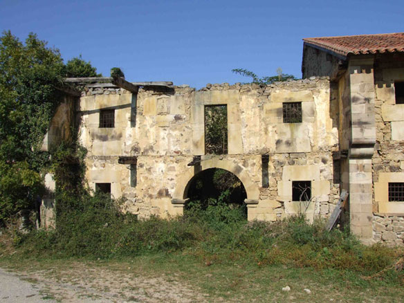 Fachadas completas de casonas montañesas